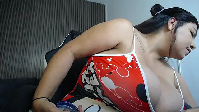 Snapshot of dania_miller_ chatting on December 2024 12:12:02 PM dania miller  online show from December 2024 12:12:02 PM