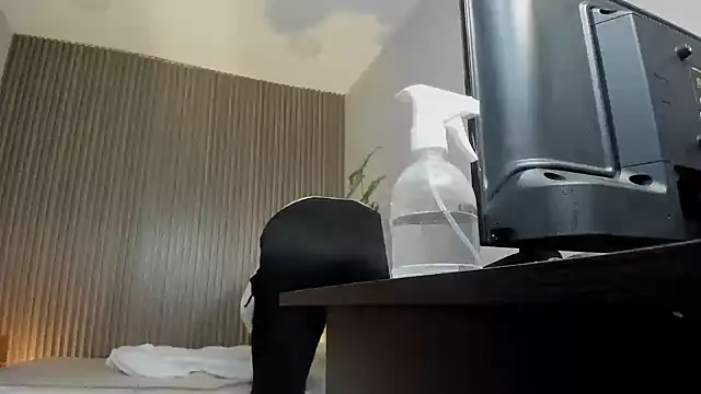 Snapshot of dania_miller_ chatting on October 2025 02:48:01 PM dania miller  online show from October 2025 02:48:01 PM