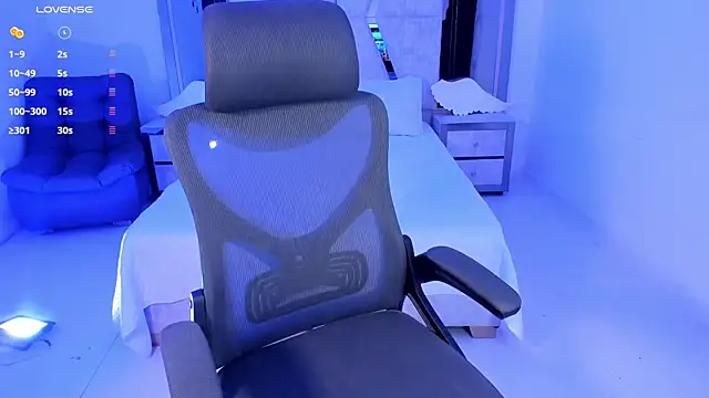 EmySilver online show from February 2025 05:29:01 PM