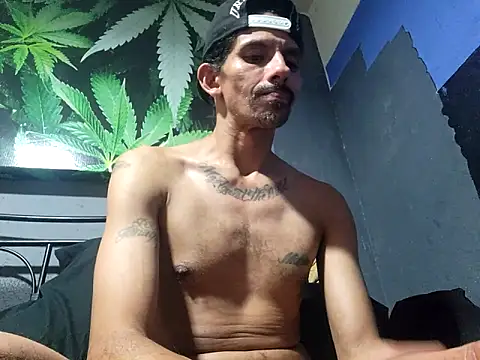 2LatinoUncutPARTY online show from October 2025 01:01:02 AM