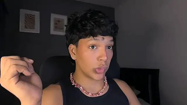 Snapshot of Xander_bonnet1 chatting on February 2025 04:44:01 PM Xander bonnet1 online show from February 2025 04:44:01 PM