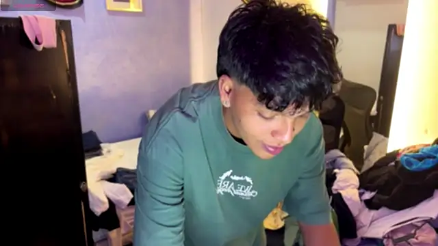 Snapshot of Xander_bonnet1 chatting on December 2025 09:43:01 PM Xander bonnet1 online show from December 2025 09:43:01 PM