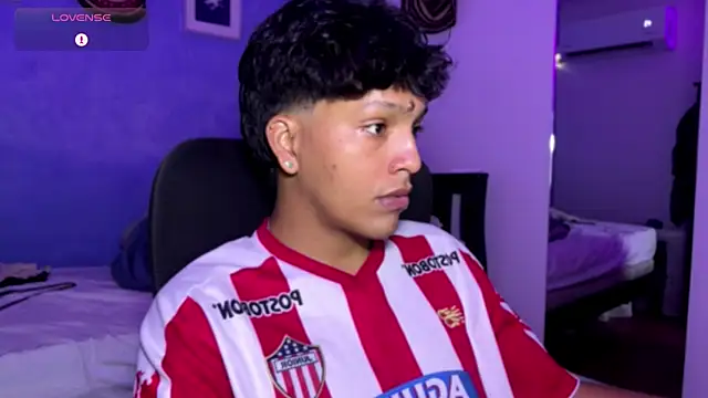 Snapshot of Xander_bonnet1 chatting on December 2025 04:38:01 PM Xander bonnet1 online show from December 2025 04:38:01 PM