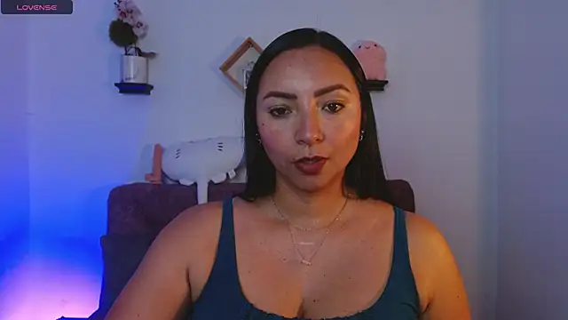 Snapshot of Emmi_Cam chatting on September 2025 02:11:02 AM Emmi Cam online show from September 2025 02:11:02 AM