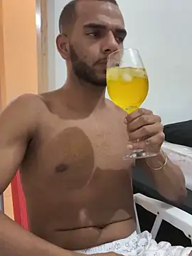 Snapshot of noahmarins chatting on December 2024 01:12:01 AM noahmarins online show from December 2024 01:12:01 AM