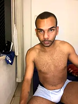 Snapshot of noahmarins chatting on October 2025 01:53:02 AM noahmarins online show from October 2025 01:53:02 AM