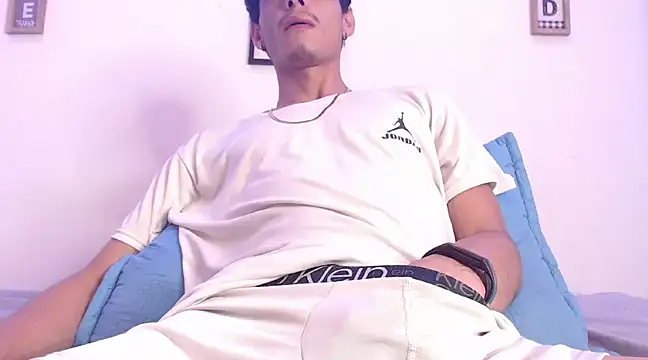 harrytomson 1 online show from February 2025 08:28:02 AM