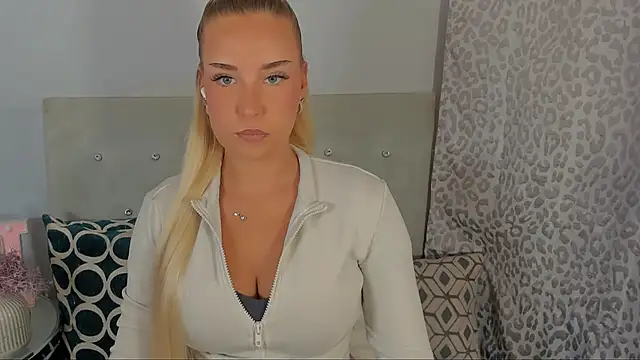 Snapshot of KristyHoney chatting on July 2026 02:10:01 PM KristyHoney online show from July 2026 02:10:01 PM