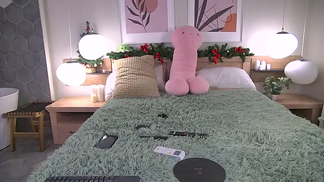 Snapshot of AshleyDouglas chatting on December 2024 04:12:01 AM AshleyDouglas online show from December 2024 04:12:01 AM