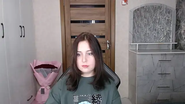 Kristy-Max online show from November 2025 09:15:01 PM