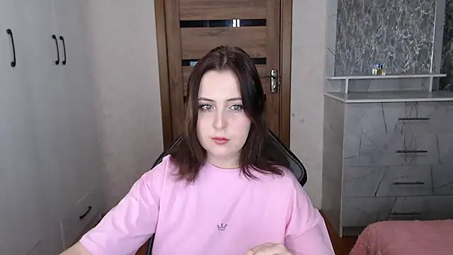 Kristy-Max online show from November 2025 06:04:02 PM