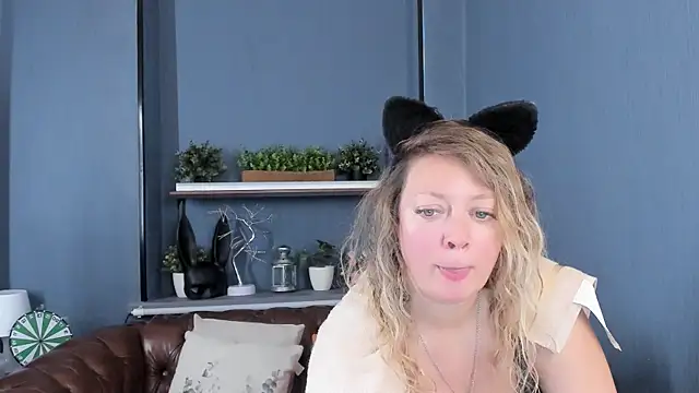 Snapshot of JesiaFoxi chatting on October 2025 10:34:02 AM JesiaFoxi online show from October 2025 10:34:02 AM