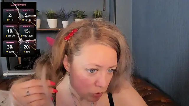 JesiaFoxi online show from July 2026 12:33:01 PM