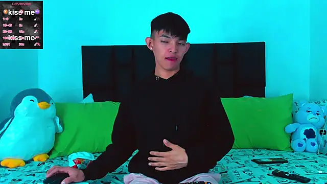 Tonny twink  online show from February 2025 03:52:01 AM