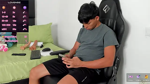 Tonny twink  online show from March 2026 11:09:02 PM