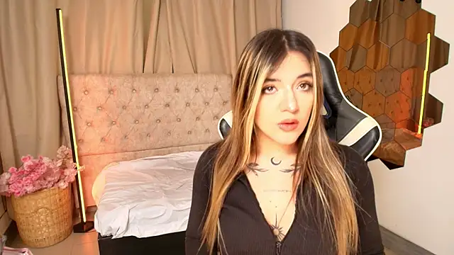 ashleyvalirya online show from March 2025 03:44:02 AM