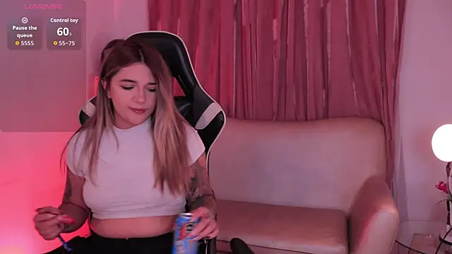 Snapshot of ashleyvalirya chatting on December 2025 03:59:01 AM ashleyvalirya online show from December 2025 03:59:01 AM