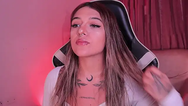 Snapshot of ashleyvalirya chatting on January 2026 04:05:01 AM ashleyvalirya online show from January 2026 04:05:01 AM