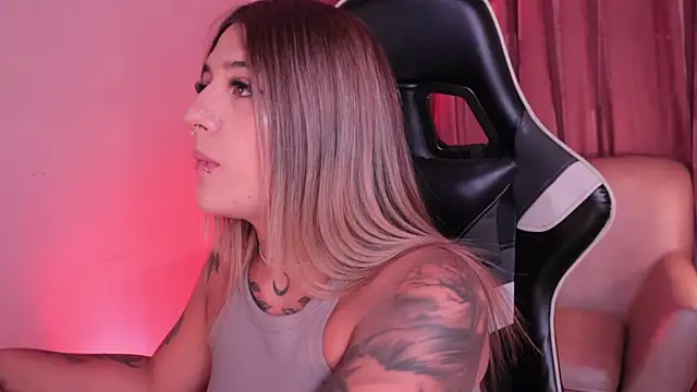 Snapshot of ashleyvalirya chatting on January 2026 04:15:01 AM ashleyvalirya online show from January 2026 04:15:01 AM