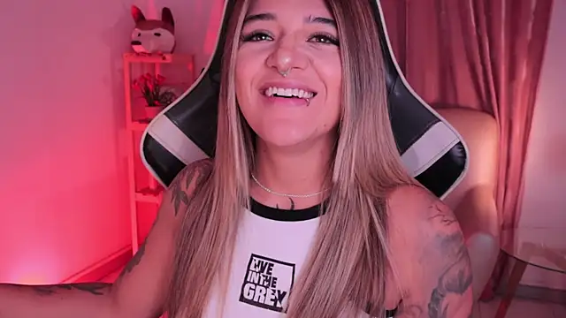 Snapshot of ashleyvalirya chatting on January 2026 03:56:02 AM ashleyvalirya online show from January 2026 03:56:02 AM