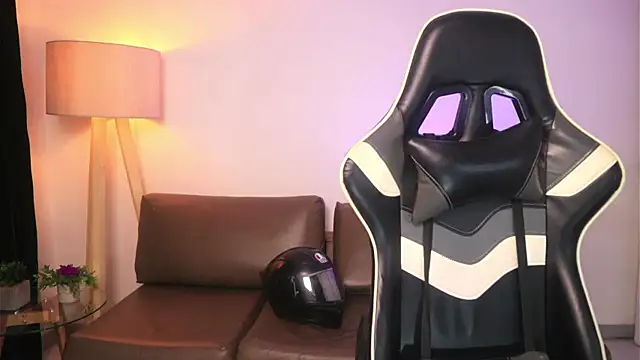 Snapshot of ashleyvalirya chatting on February 2026 04:08:01 AM ashleyvalirya online show from February 2026 04:08:01 AM