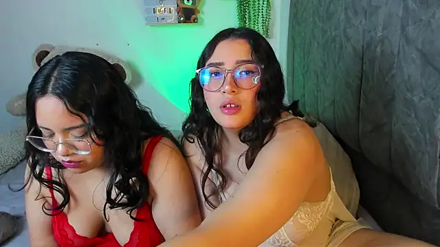 maddie-and-chelsea- online show from November 2025 10:36:01 AM