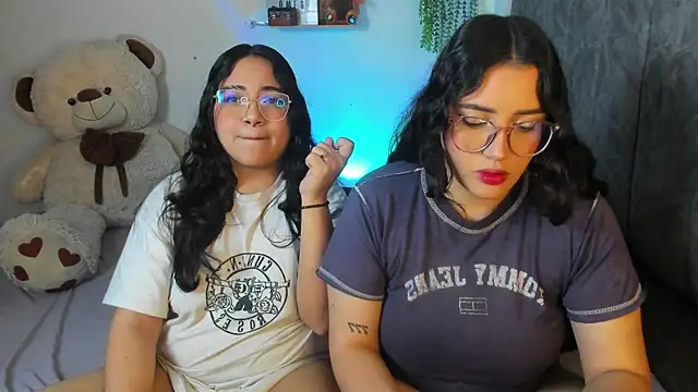 maddie-and-chelsea- online show from November 2025 09:56:02 AM