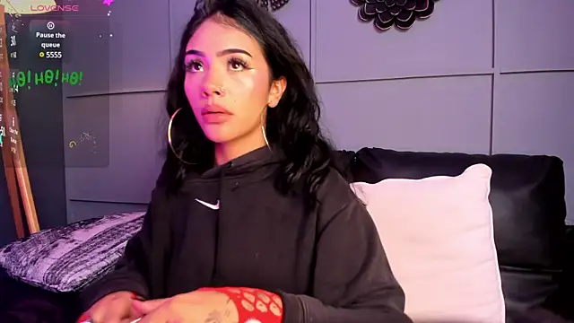 Snapshot of Giovanna_oliveira chatting on December 2024 08:48:01 AM Giovanna oliveira online show from December 2024 08:48:01 AM