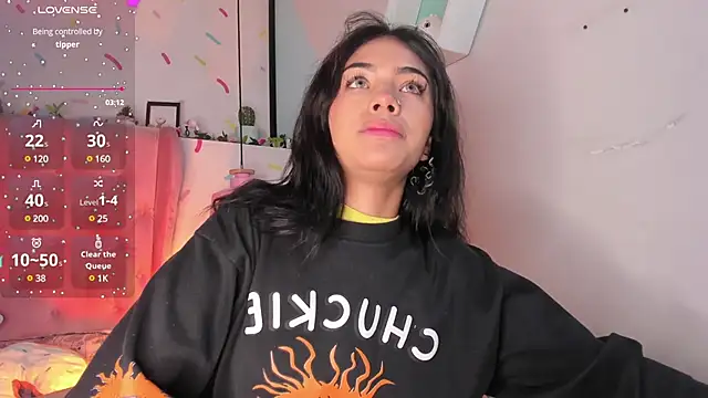 Snapshot of Giovanna_oliveira chatting on February 2025 05:03:02 AM Giovanna oliveira online show from February 2025 05:03:02 AM