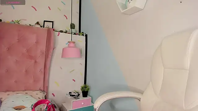 Snapshot of Giovanna_oliveira chatting on February 2025 04:35:01 AM Giovanna oliveira online show from February 2025 04:35:01 AM