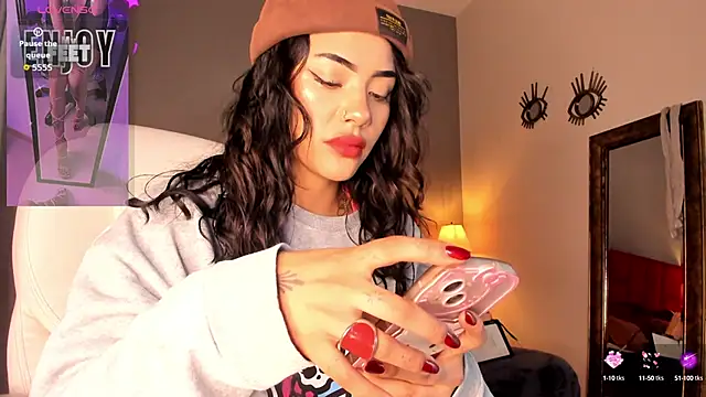 Snapshot of Giovanna_oliveira chatting on October 2025 04:43:02 AM Giovanna oliveira online show from October 2025 04:43:02 AM