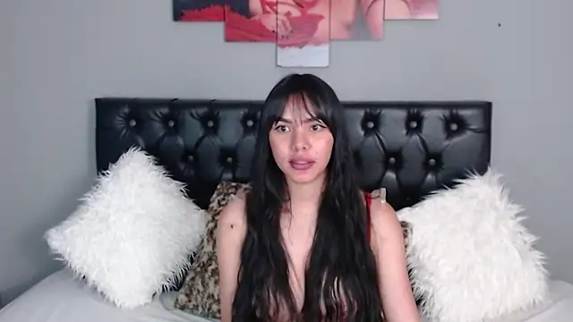 Snapshot of Julietaa_Fox chatting on December 2024 07:29:01 AM Julietaa Fox online show from December 2024 07:29:01 AM