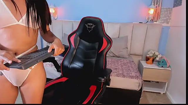 lyzzi smith01 online show from January 2025 10:48:01 PM