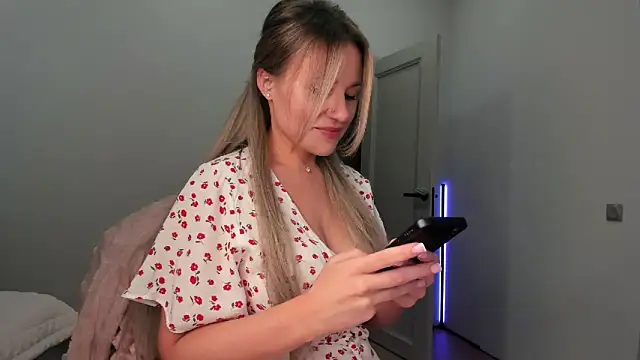  cometoseeme  online show from September 2025 05:58:01 PM