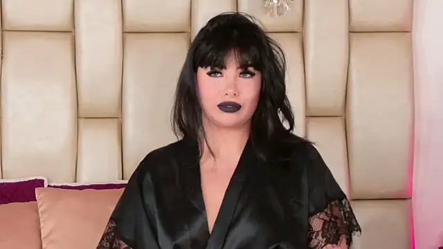 Alexa Miss online show from November 2025 07:38:01 PM