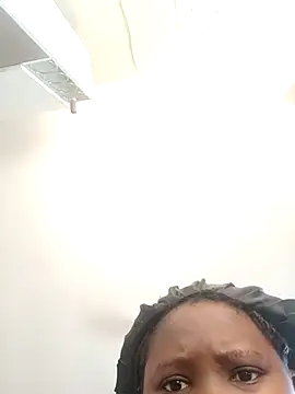 queenxdede online show from February 2026 12:00:01 PM