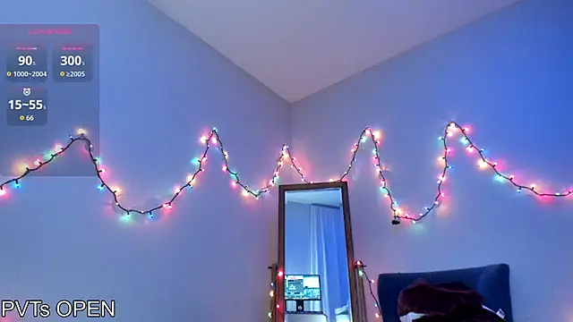 Peaches N Kreme online show from December 2025 03:33:01 AM