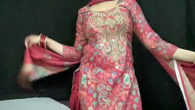 couple horne online show from April 2026 04:01:01 PM