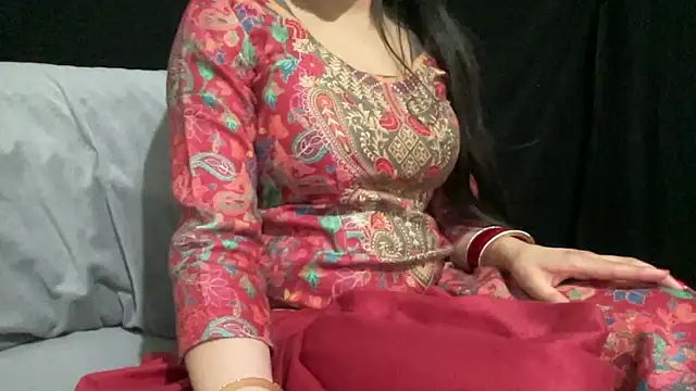 couple horne online show from April 2026 09:51:02 PM