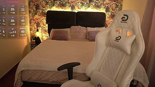 Alice Arwen online show from February 2025 07:49:02 AM