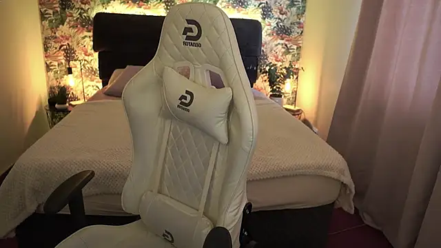 Alice Arwen online show from March 2025 08:00:01 AM