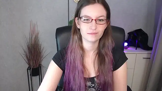 emmaxDelight online show from November 2025 06:24:02 AM