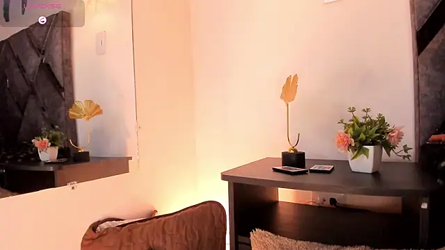 Mia ross16 online show from February 2025 07:42:01 PM