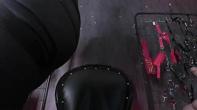 Snapshot of Carolina_Arias chatting on November 2025 07:27:01 PM Carolina Arias online show from November 2025 07:27:01 PM