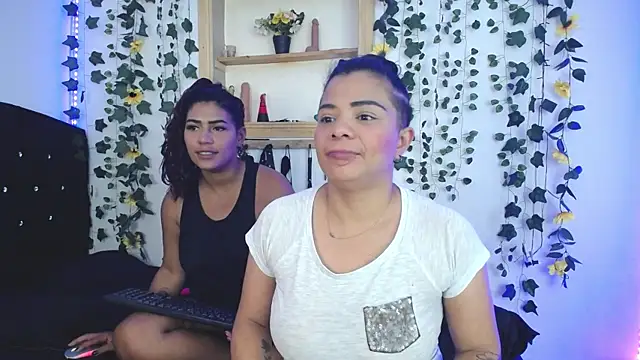 kaylie dakota online show from October 2025 02:18:02 PM