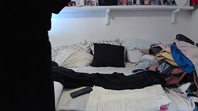 Snapshot of Hand69someguy chatting on October 2025 12:02:01 AM Hand69someguy online show from October 2025 12:02:01 AM