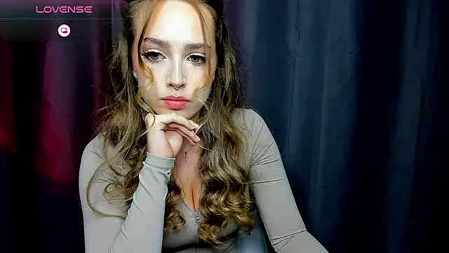 Snapshot of YaraKroft_ chatting on December 2025 08:45:02 AM YaraKroft online show from December 2025 08:45:02 AM