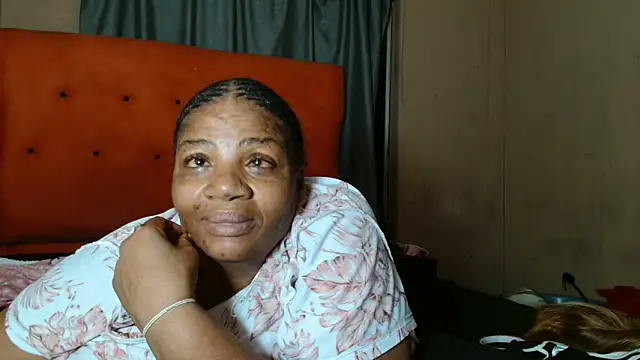 tinagiant online show from April 2026 07:44:02 PM