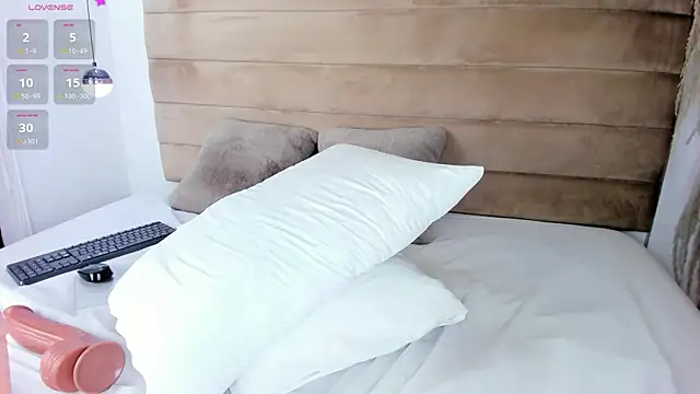 Snapshot of IsabellaJonns chatting on December 2024 07:16:02 AM IsabellaJonns online show from December 2024 07:16:02 AM