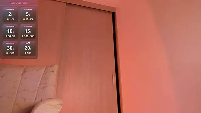 CoralineKam1 online show from November 2025 08:10:01 PM